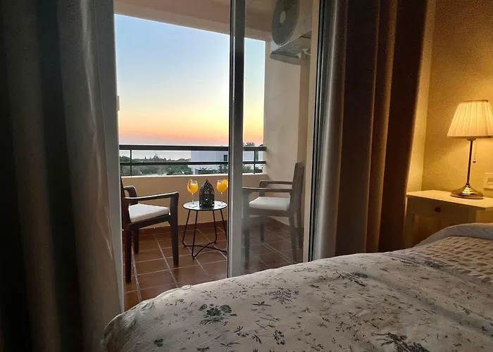 Sea And Views Close To Marbella